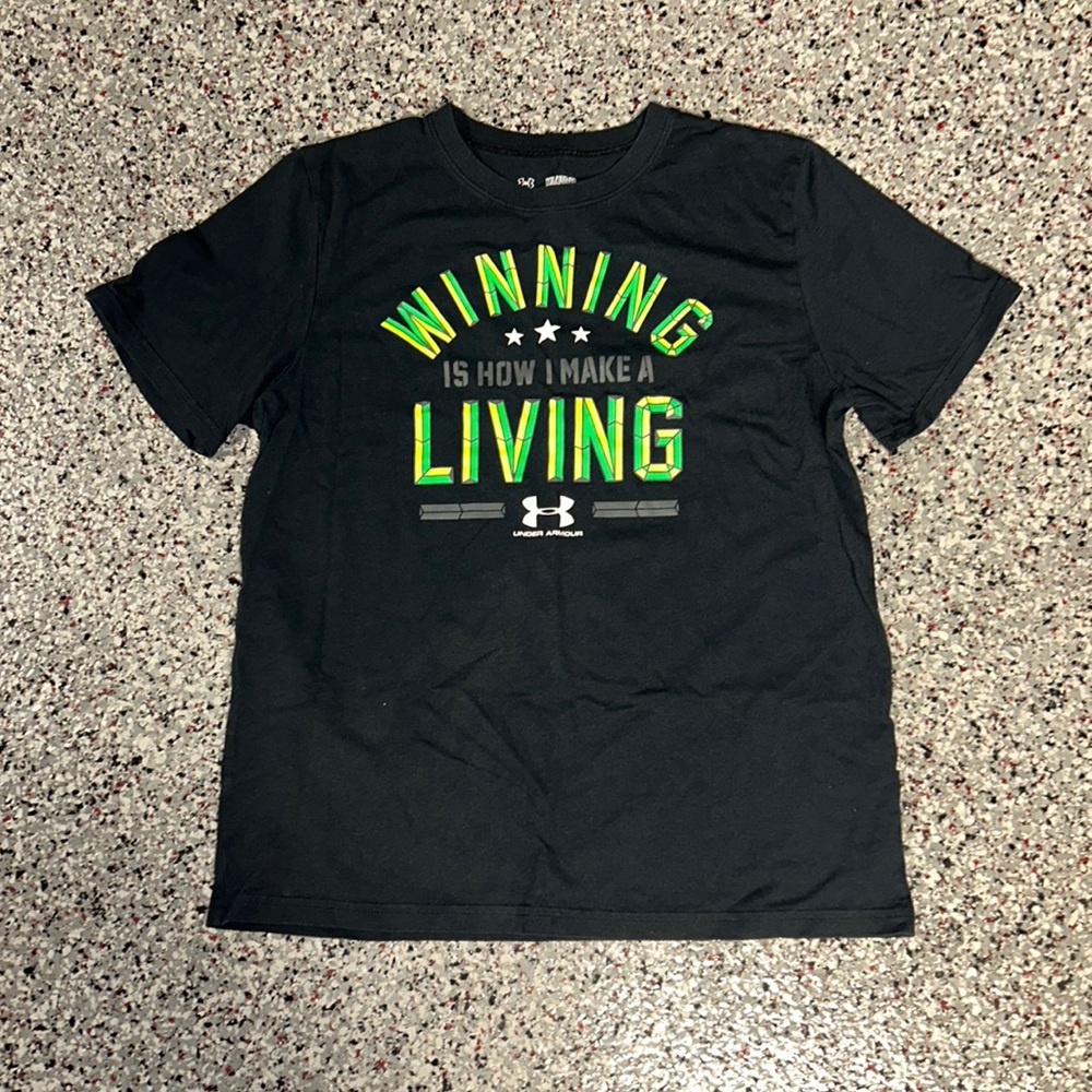 Boys under armour heat gear T-shirt XL